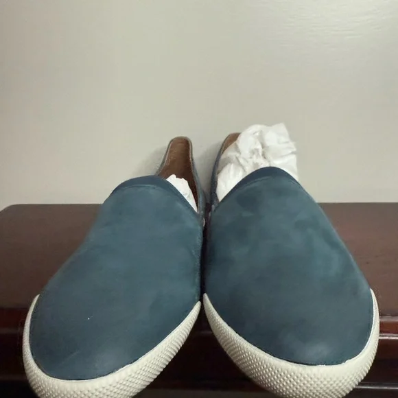 FRYE “Melanie” NWT sea blue Slip-On Shoes in size 9.5 - Picture 4 of 10